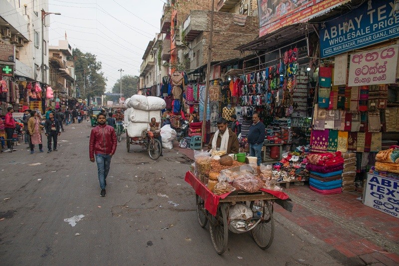 Мейн-Базар и прогулки по основным торговым улицам Дели.