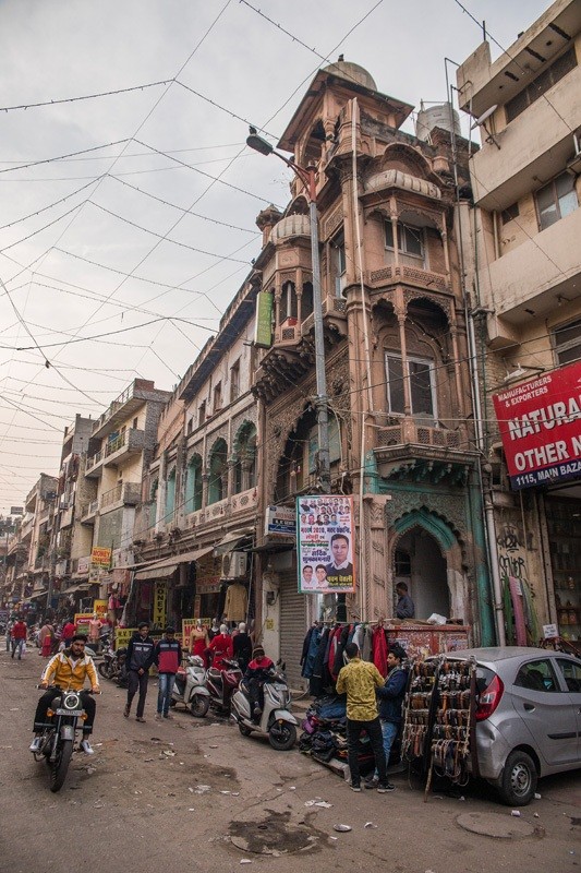 Мейн-Базар и прогулки по основным торговым улицам Дели.