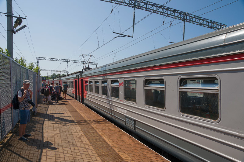 Электричка в коломну. Станция Коломенское электричка. Москва Коломна электричка.